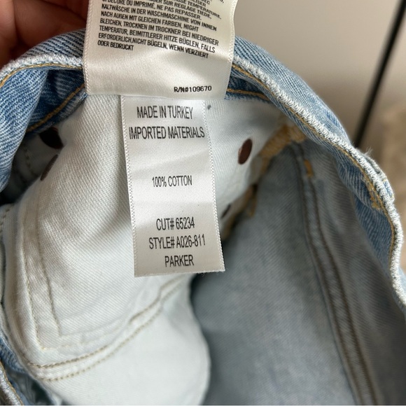 Agolde Parker Distressed Shorts 27 - Picture 4 of 4